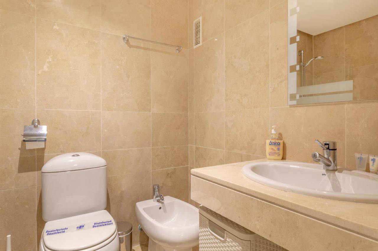 2261-Superb Apt On The Beach, On Duquesa Harbour Manilva Exteriör bild