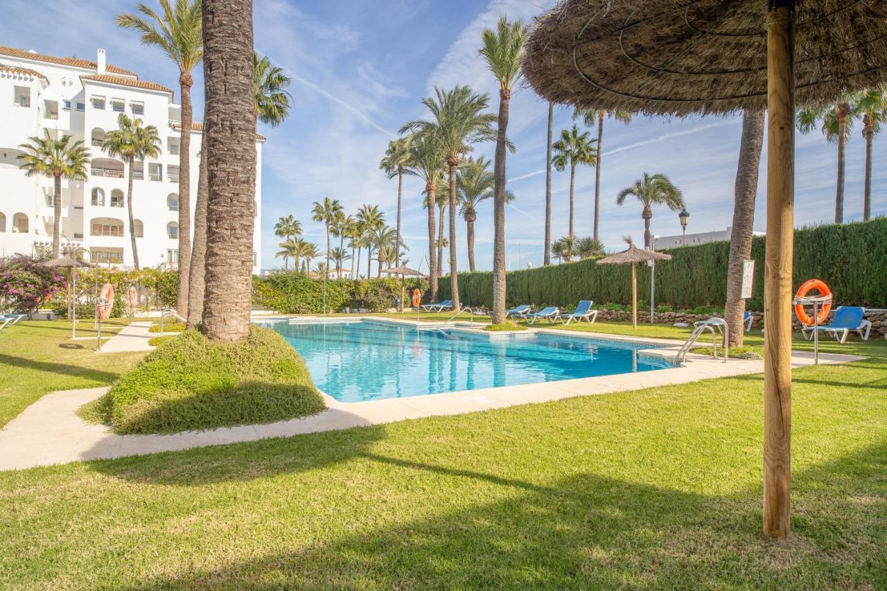 2261-Superb Apt On The Beach, On Duquesa Harbour Manilva Exteriör bild