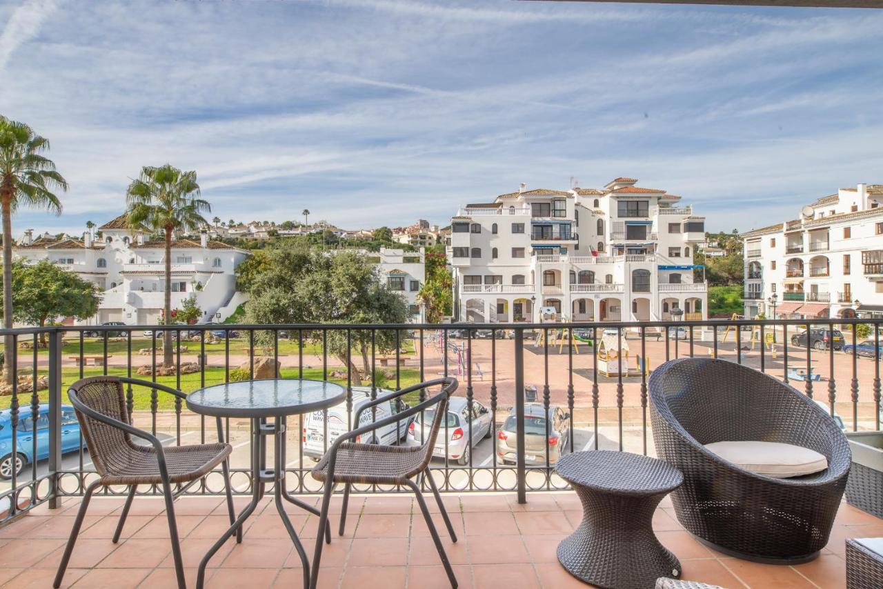 2261-Superb Apt On The Beach, On Duquesa Harbour Manilva Exteriör bild