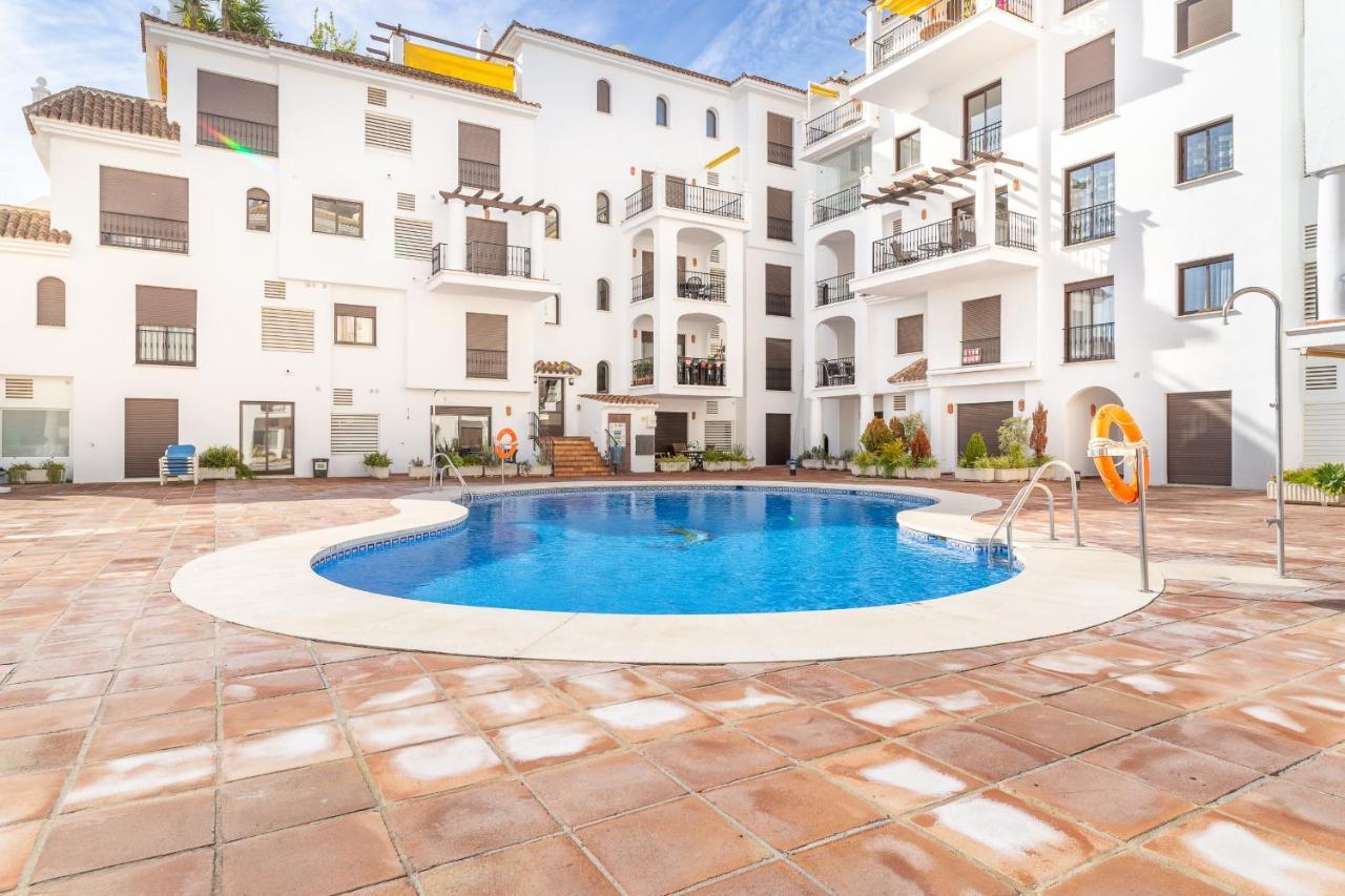 2261-Superb Apt On The Beach, On Duquesa Harbour Manilva Exteriör bild