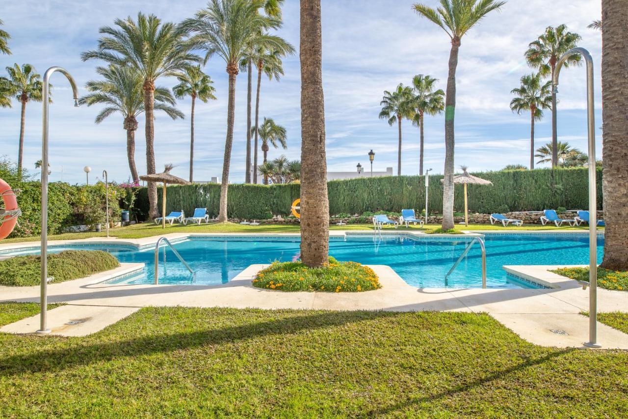 2261-Superb Apt On The Beach, On Duquesa Harbour Manilva Exteriör bild