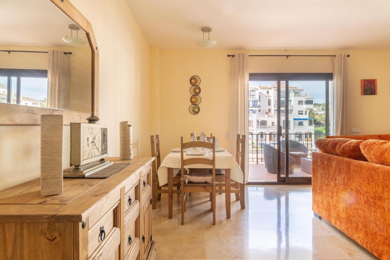 2261-Superb Apt On The Beach, On Duquesa Harbour Manilva Exteriör bild