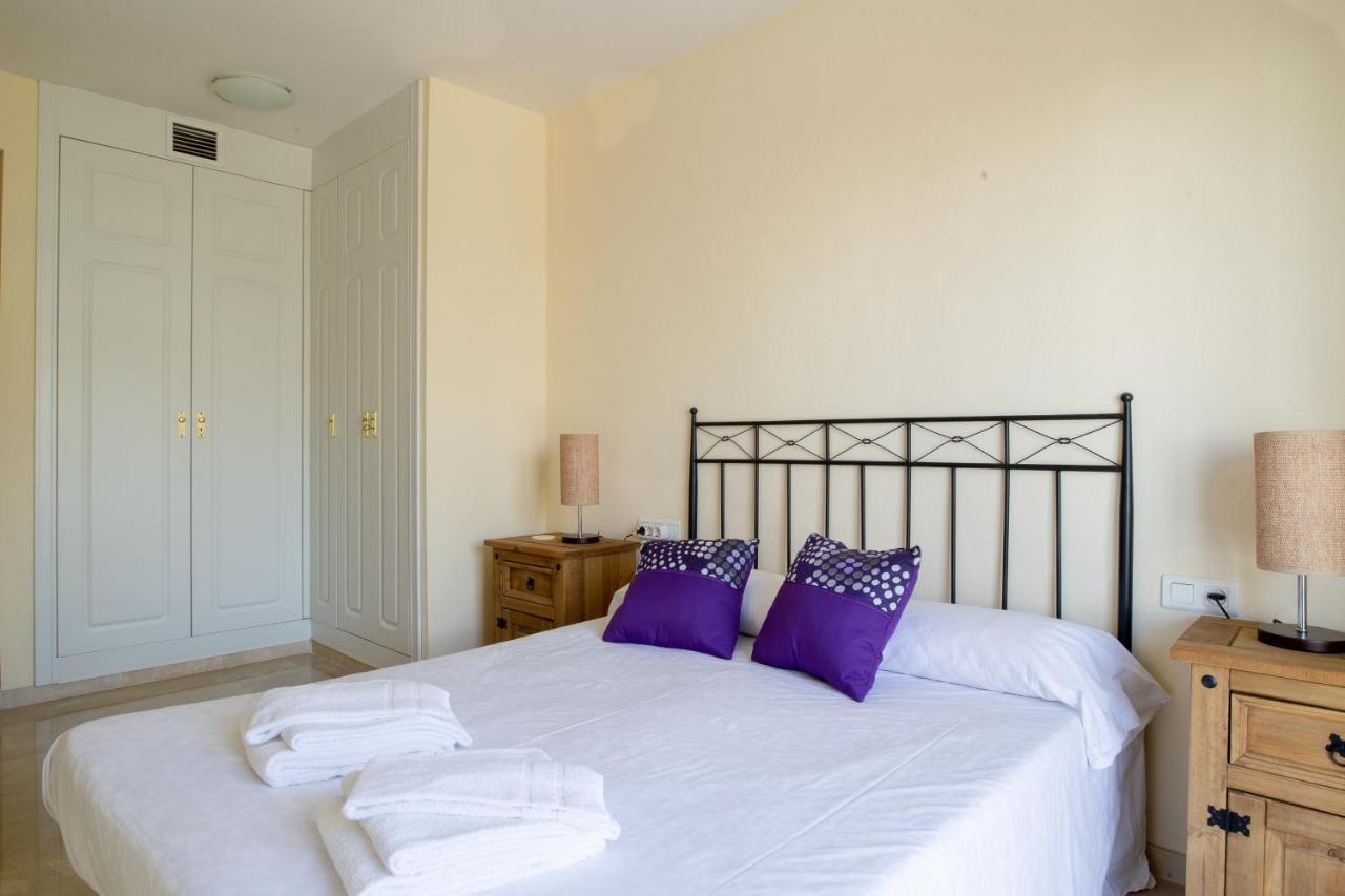 2261-Superb Apt On The Beach, On Duquesa Harbour Manilva Exteriör bild